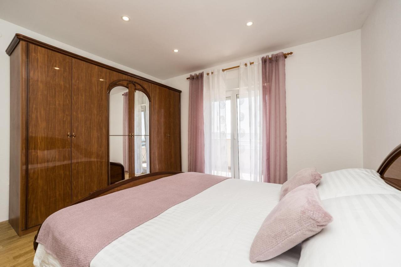 Apartmani Tomeri Starigrad Paklenica Exteriör bild