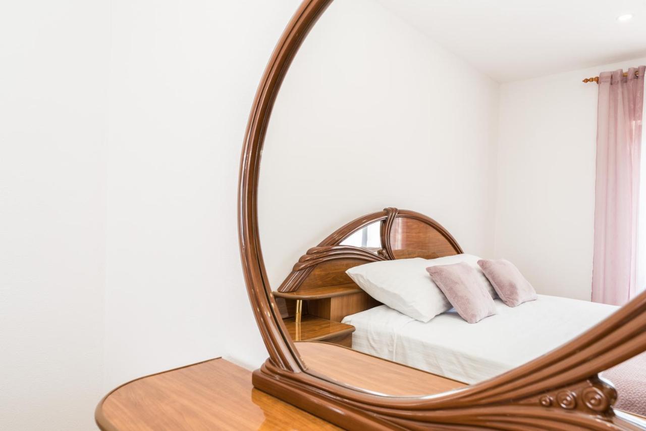 Apartmani Tomeri Starigrad Paklenica Exteriör bild