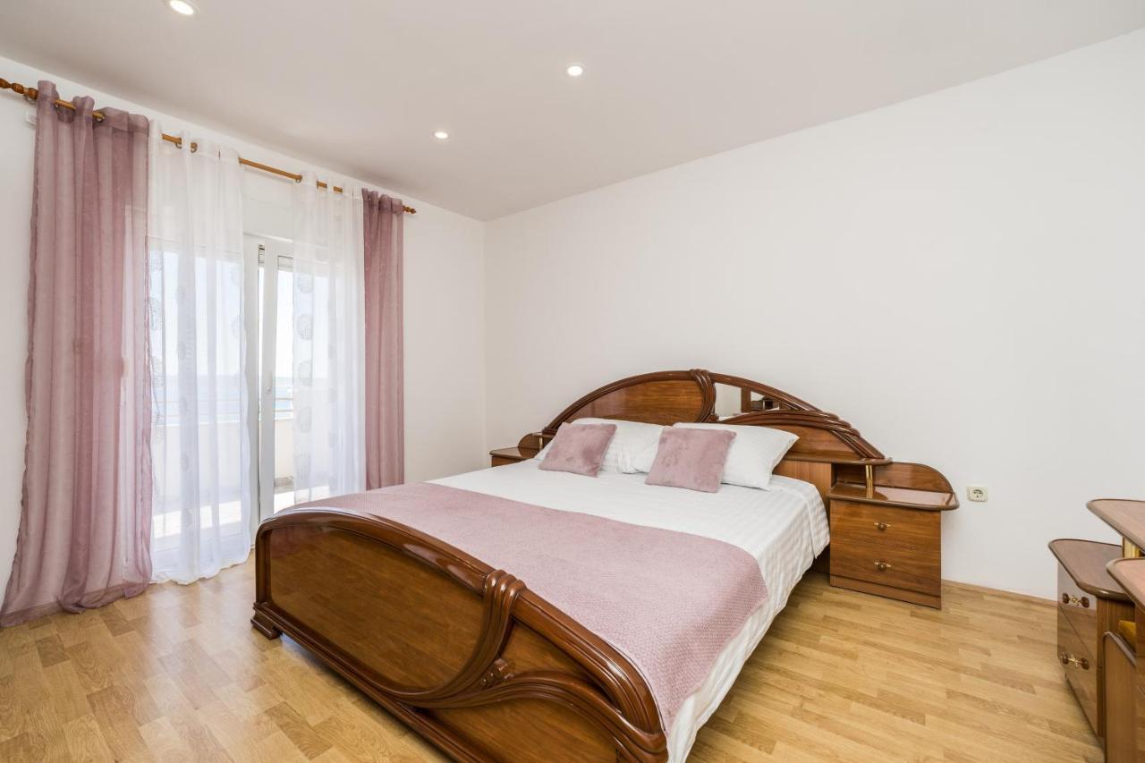 Apartmani Tomeri Starigrad Paklenica Exteriör bild