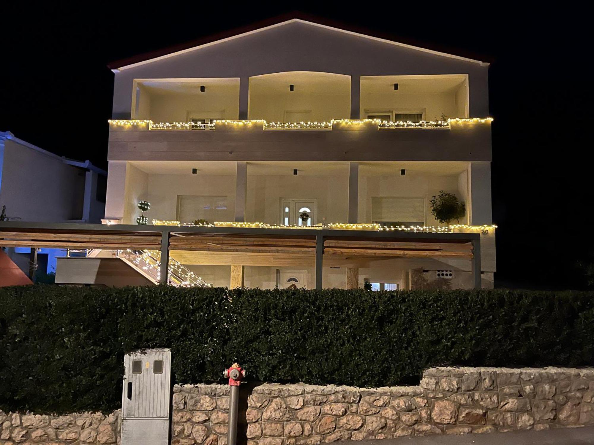Apartmani Tomeri Starigrad Paklenica Exteriör bild