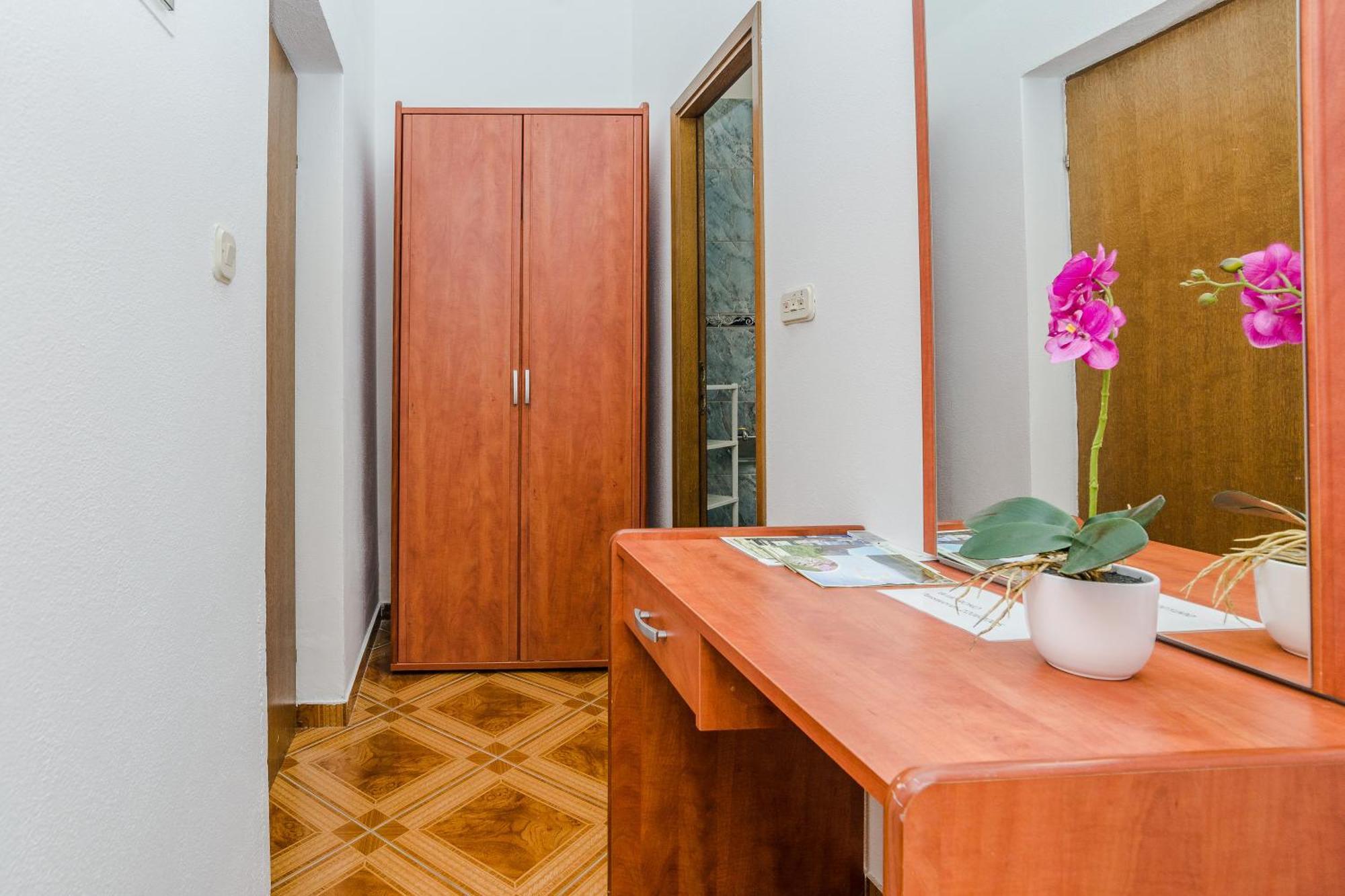 Apartmani Tomeri Starigrad Paklenica Exteriör bild