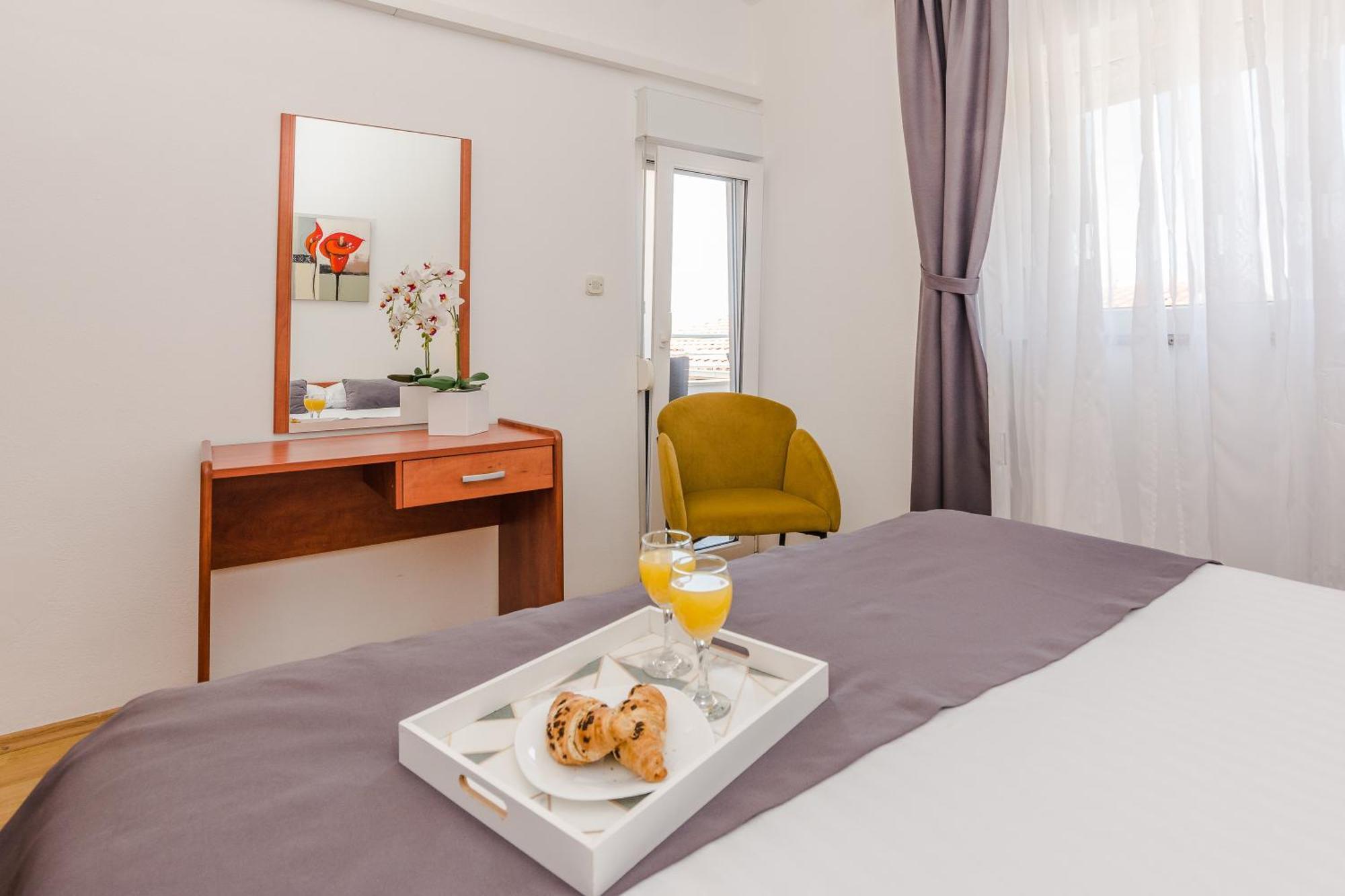 Apartmani Tomeri Starigrad Paklenica Exteriör bild