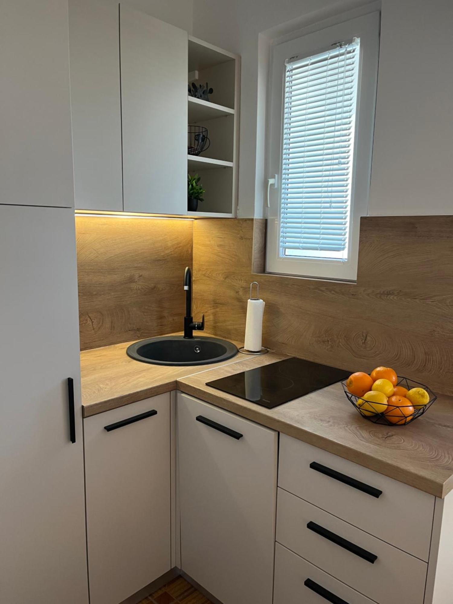 Apartmani Tomeri Starigrad Paklenica Exteriör bild