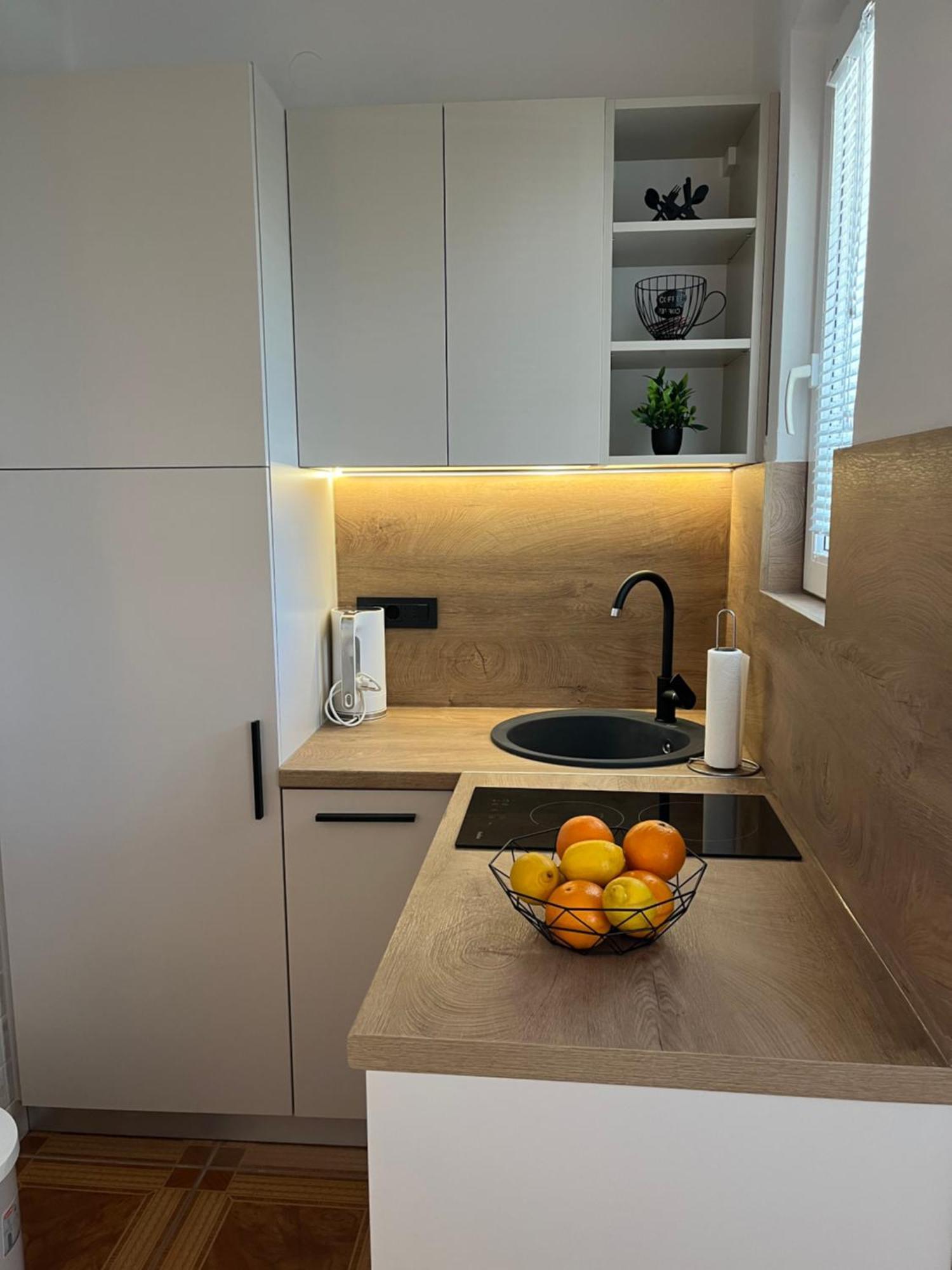 Apartmani Tomeri Starigrad Paklenica Exteriör bild