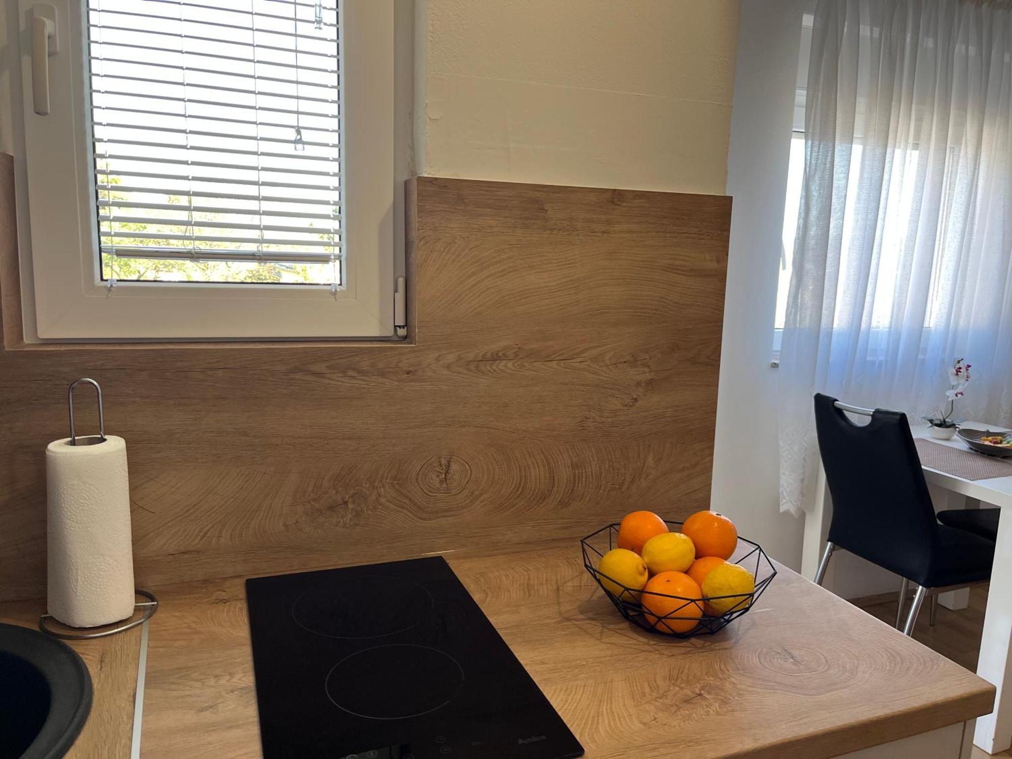 Apartmani Tomeri Starigrad Paklenica Exteriör bild